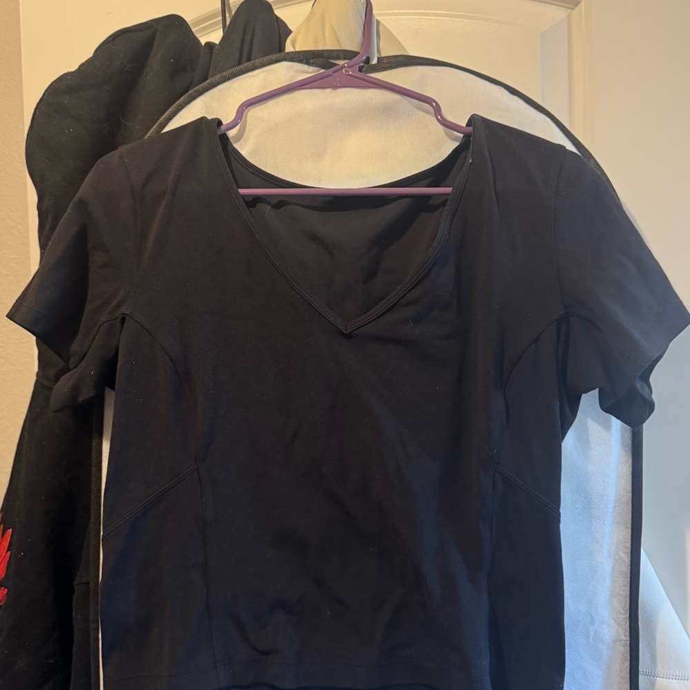 lululemon athletica Black V-Neck Short Sleeve Tee
